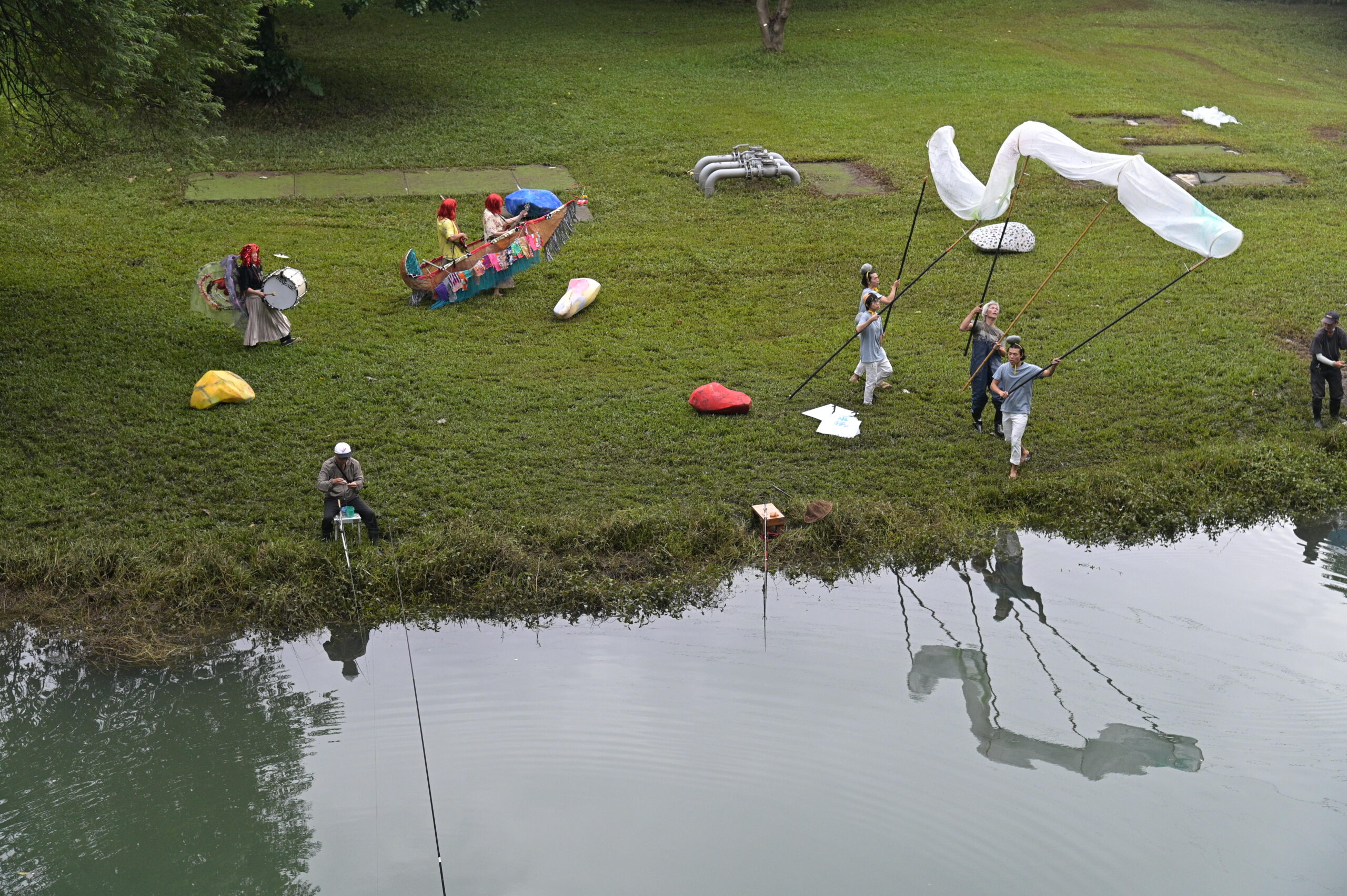 〈跟著水往低處流吧〉2025 寶藏巖國際藝術村 _ 攝影 關立衡（註：圖為過往紀錄，本次演出為全新現地創作） - 複製